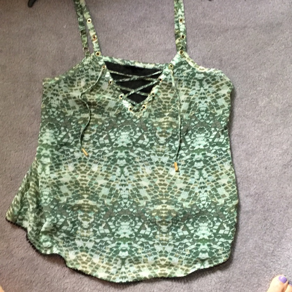 Guess Top